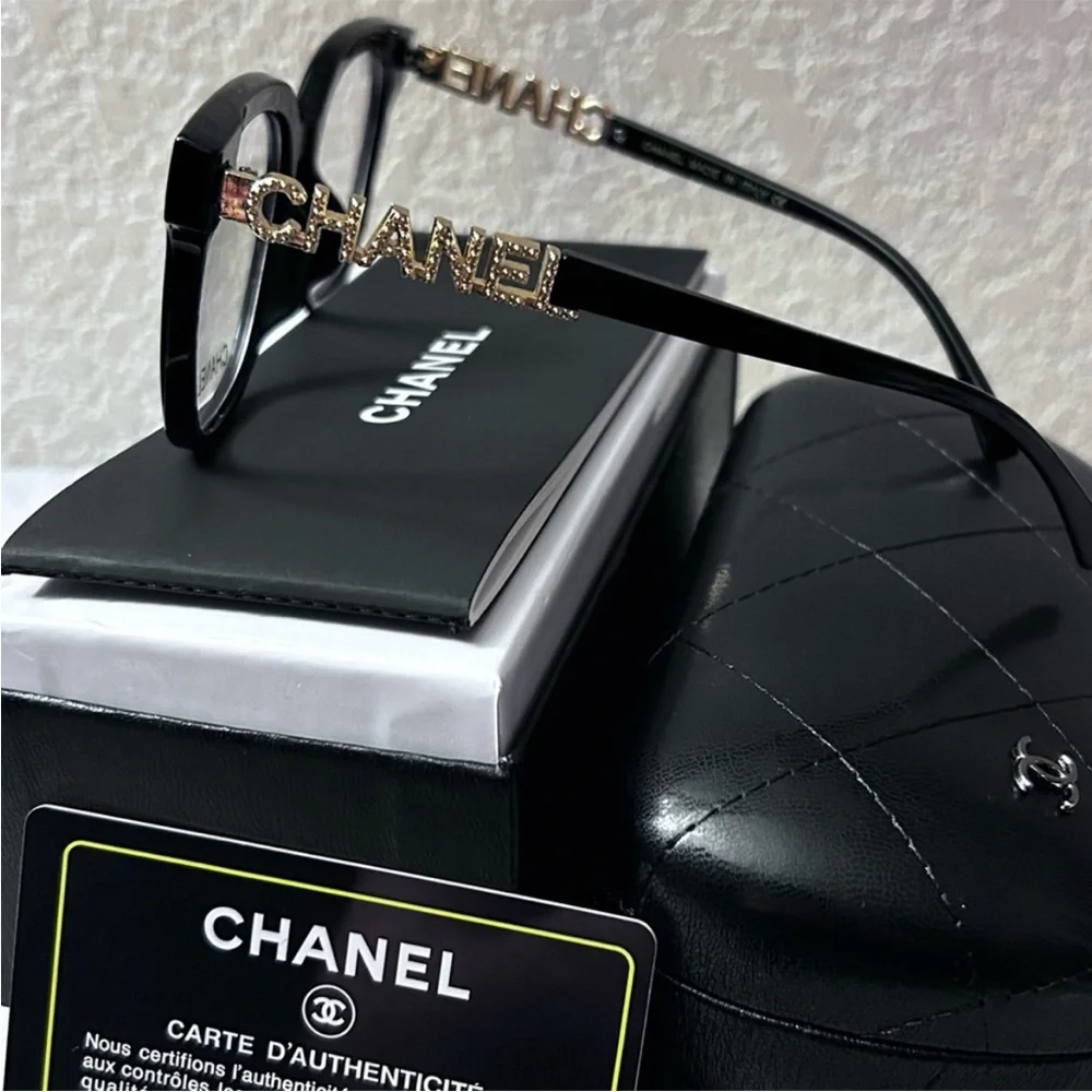CHANEL authentic clear
